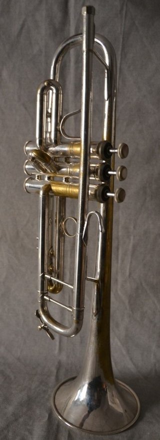 Trompeta Bach Stradivarius 25L Corporation