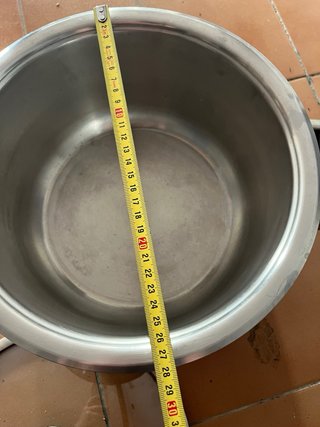 Olla metálica con tapa de cristal