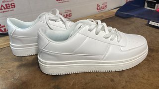 Zapatillas blancas