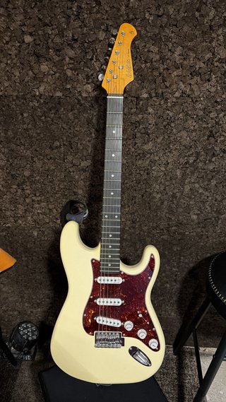 Stratocaster Harley Benton ST-62 Vintage Series