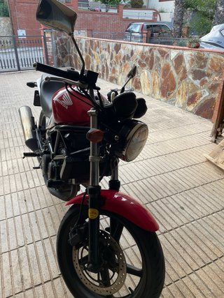 Honda VTR 250 Naked Roja