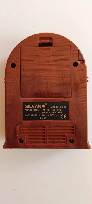 Radio Vintage Silvan SX-82.