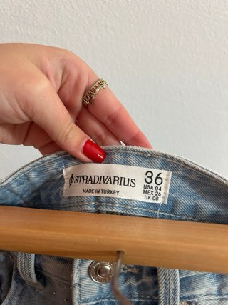 Shorts vaqueros Stradivarius con brillos