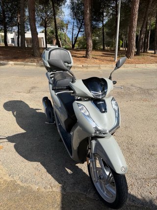 Honda SH 125i - Como Nueva 2023-2024
