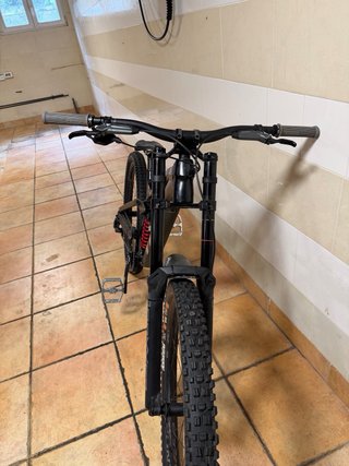 Trek Session 8 2025 R2