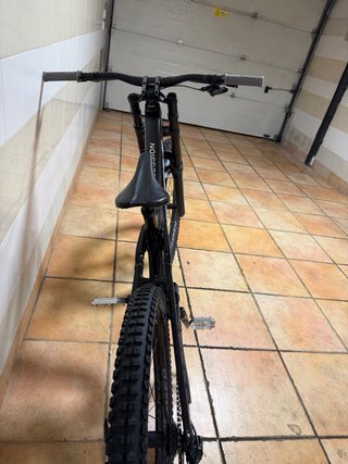 Trek Session 8 2025 R2