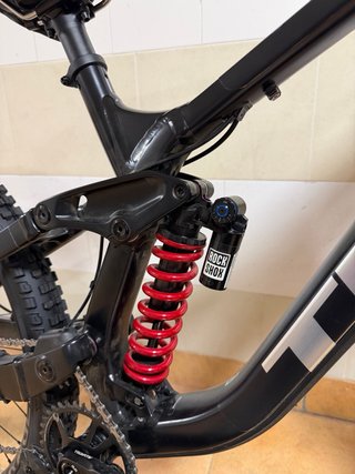 Trek Session 8 2025 R2