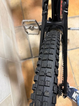 Trek Session 8 2025 R2