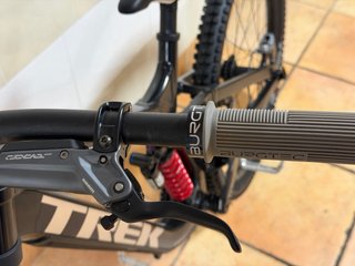 Trek Session 8 2025 R2