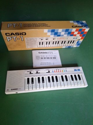 Teclado musical CASIO PT-1