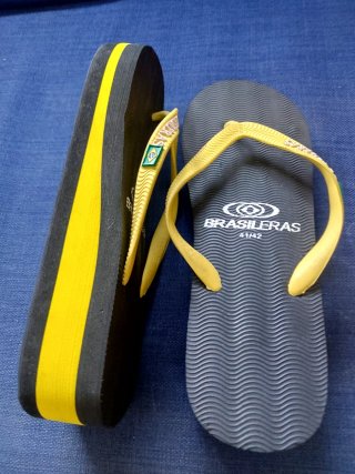 Chanclas Brasileñas Talla 41-42 Cuña Negra Amarill