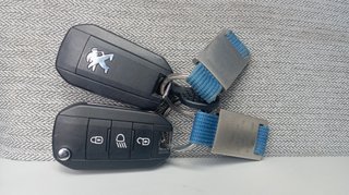 Peugeot 3008 BlueHDI 120 Allure EAT6 88 kW (120 CV)