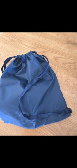 Mochila Skechers azul.  Nueva