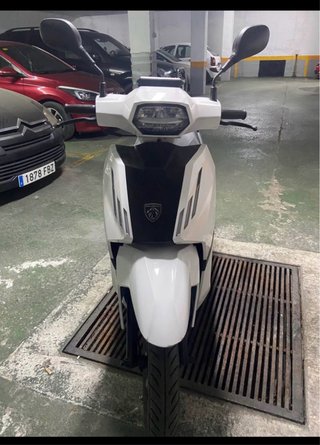 Peugeot Tweet 50cc Scooter