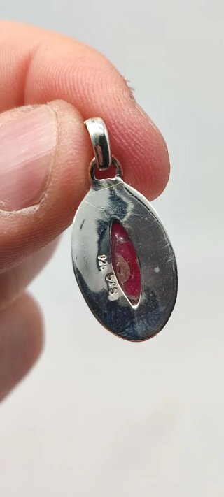Colgante de Plata y Rubí.