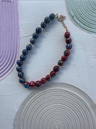 Colgante bicolor de verano con charm pez
