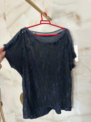 Camiseta XL con detalles encaje