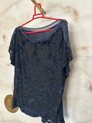 Camiseta XL con detalles encaje