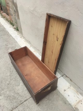 Baúl antiguo de madera