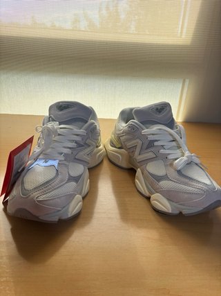 Zapatillas New Balance 9060 Gris/Blanco Talla 41.5