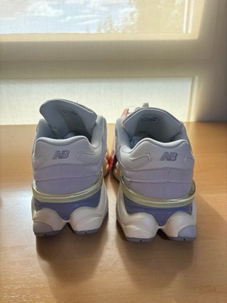 Zapatillas New Balance 9060 Gris/Blanco Talla 41.5