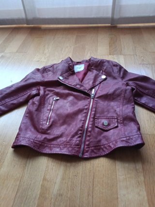 Chaqueta cuero granate estilo motero
