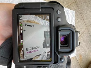 Canon EOS 800D + Lente EF-S 18-55mm