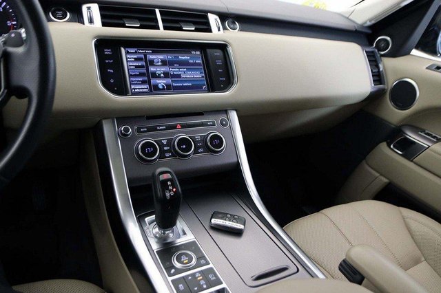 Land Rover Range Rover Sport 4.4 SDV8 HSE AUTO 4X4