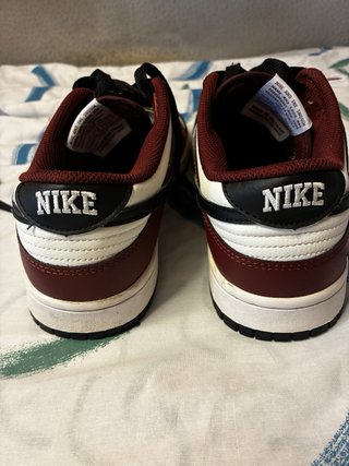 Nike Dunk Low Granates y Blancas