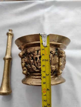 Almirez de bronce con mortero