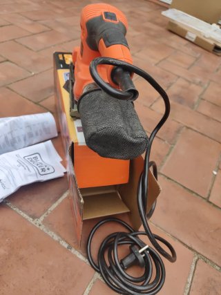Lijadora BLACK+DECKER 150W