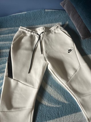Conjunto Nike Tech Fleece Blanco