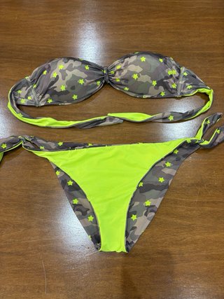 Bikini Tezenis mimetico stelle fluo . Tg. 4