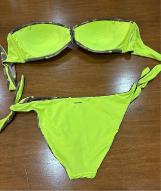 Bikini Tezenis mimetico stelle fluo . Tg. 4