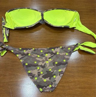 Bikini Tezenis mimetico stelle fluo . Tg. 4