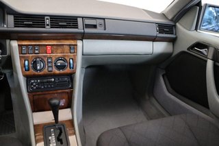 Mercedes-Benz Clase E E-CLASS 300 CE 24V 2P
