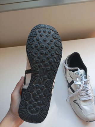 Zapatillas Munich Blancas y Negras