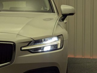 Volvo V60 2.0 B4 (D) Momentum Pro Auto