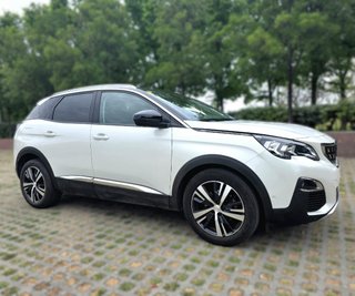 PEUGEOT 3008 1.2 S&S PureTech Allure –Gasolina -