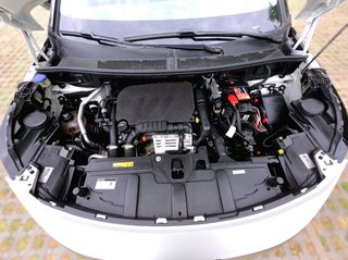 PEUGEOT 3008 1.2 S&S PureTech Allure –Gasolina -