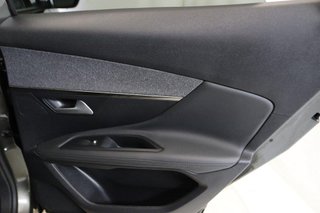 Peugeot 3008 1.6 HYBRID 225 E-AUTO ALLURE 5P
