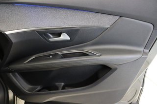 Peugeot 3008 1.6 HYBRID 225 E-AUTO ALLURE 5P