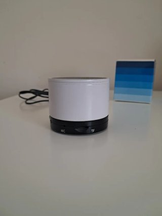 Mini altavoz BBVA Bluetooth con caja