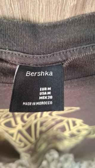 Camiseta Bershka gris oversize estampado talla M