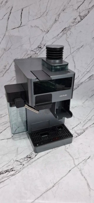 Cafetera Cecotec Grind&Latte