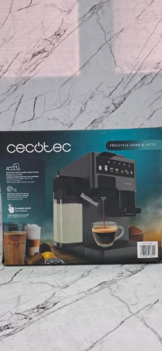 Cafetera Cecotec Grind&Latte