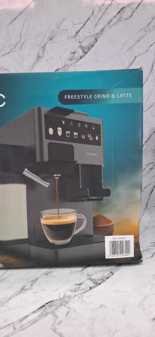 Cafetera Cecotec Grind&Latte