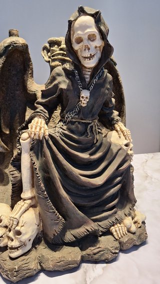 Mesita Calavera Resina y Cristal