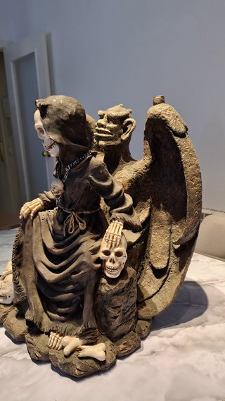 Mesita Calavera Resina y Cristal