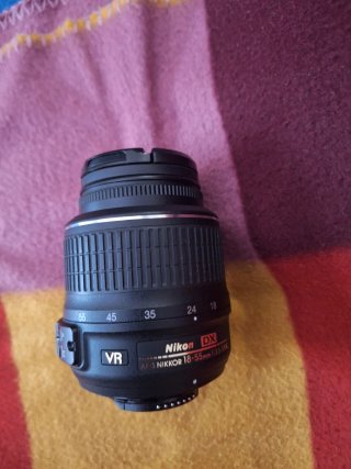 Cámara Nikon D3100 + 2 objetivos y accesorios